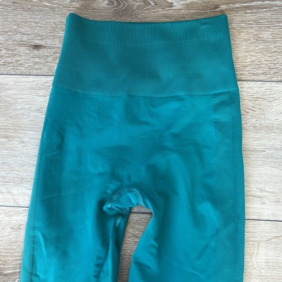 Lululemon Zone In Tight in Forage Teal - Picture 5 of 14